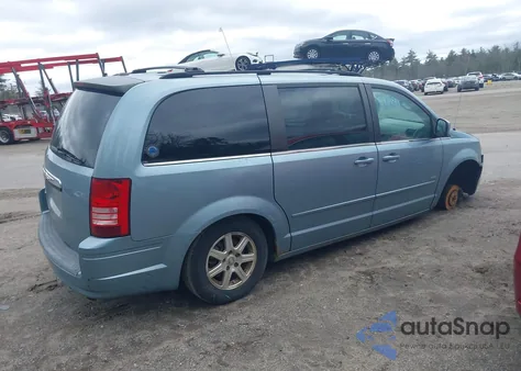 2008 Chrysler Town & Country Touring z USA, uszkodzony, nr VIN 2A8HR54PX8R788373